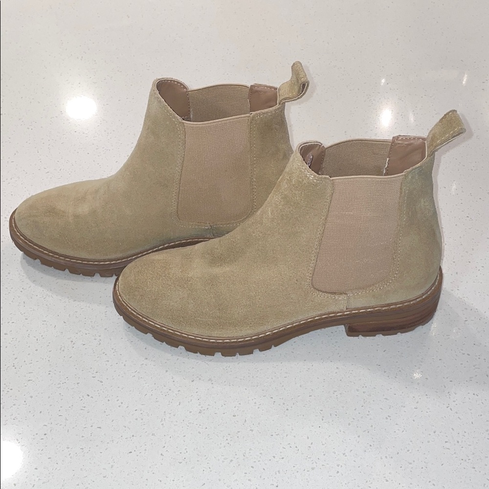Steve Madden Women's Tan Suede Chelsea Boots